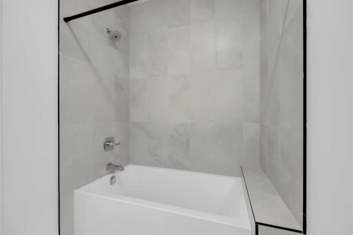 3-1524 29 Avenue Sw, Calgary, AB - Indoor Photo Showing Bathroom