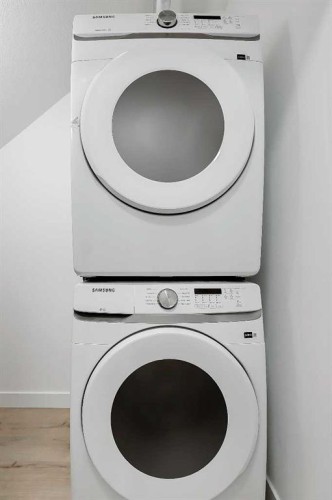 3-1524 29 Avenue Sw, Calgary, AB - Indoor Photo Showing Laundry Room