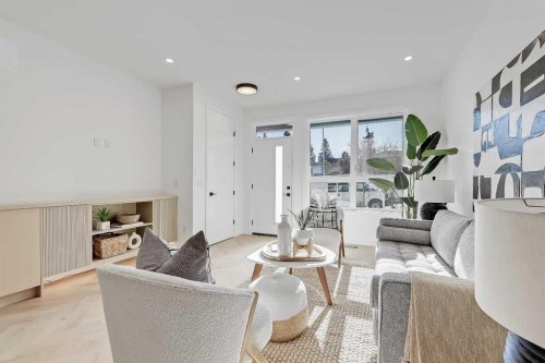 3-1524 29 Avenue Sw, Calgary, AB - Indoor Photo Showing Living Room