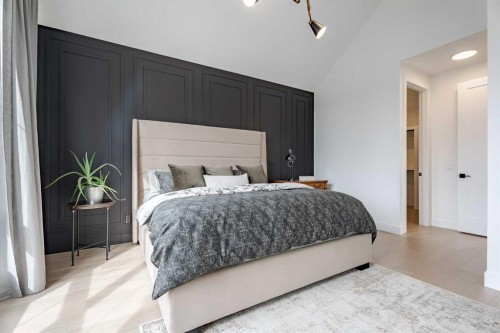 2510 17 Street Nw, Calgary, AB - Indoor Photo Showing Bedroom