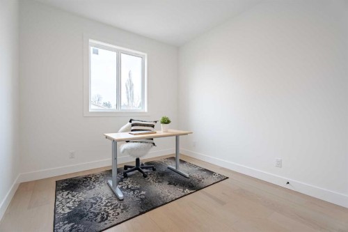 2510 17 Street Nw, Calgary, AB - Indoor Photo Showing Office