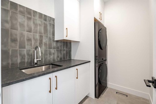 2510 17 Street Nw, Calgary, AB - Indoor Photo Showing Laundry Room