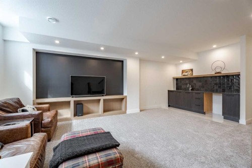 2510 17 Street Nw, Calgary, AB - Indoor