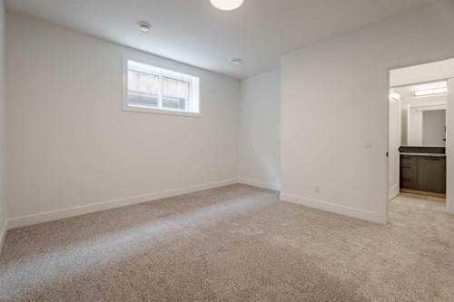 2510 17 Street Nw, Calgary, AB - Indoor Photo Showing Other Room