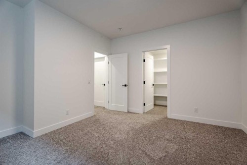 2510 17 Street Nw, Calgary, AB - Indoor Photo Showing Other Room