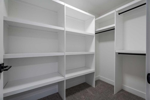 2510 17 Street Nw, Calgary, AB - Indoor With Storage