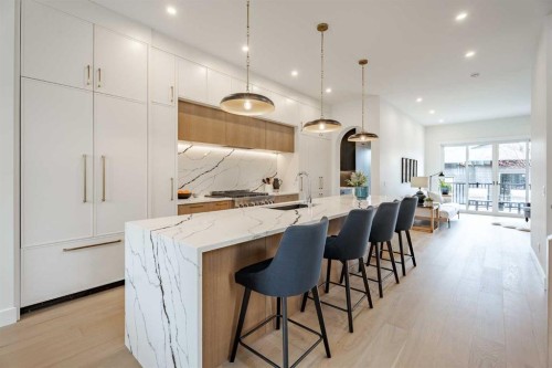 2510 17 Street Nw, Calgary, AB - Indoor Photo Showing Kitchen With Upgraded Kitchen