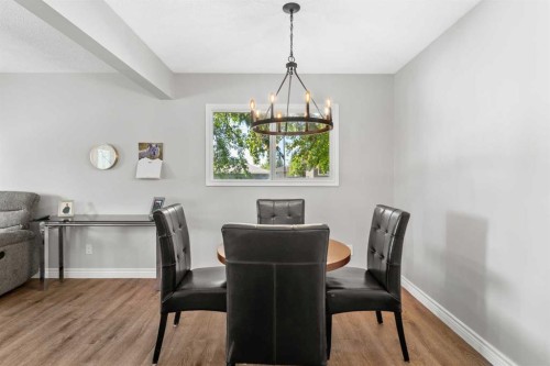 321 Haddon Road Sw, Calgary, AB - Indoor