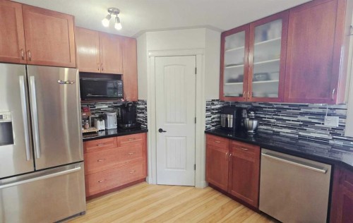 1156 Sherwood Boulevard Nw, Calgary, AB - Indoor Photo Showing Kitchen