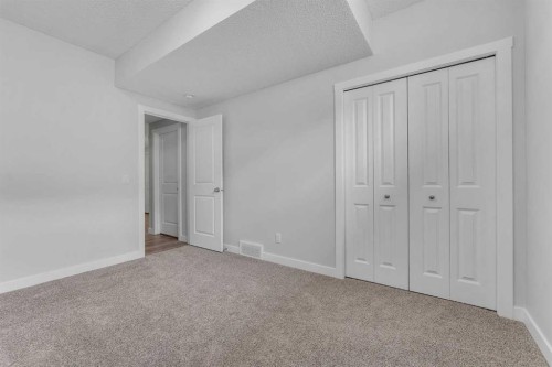822, 826, 830, 834 Wolf Willow Boulevard Se, Calgary, AB - Indoor