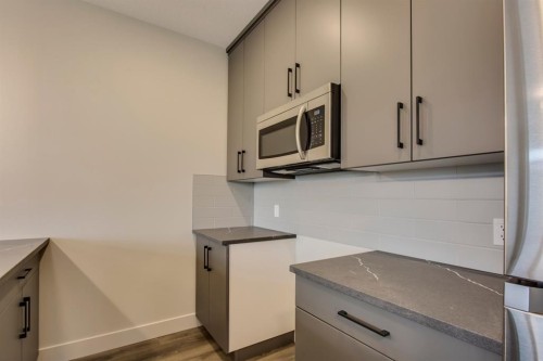 259 Royal Elm Road Nw, Calgary, AB - Indoor Photo Showing Kitchen