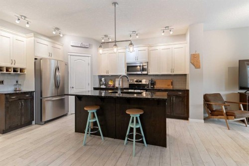 95 Evansborough Common Nw, Calgary, AB - Indoor Photo Showing Kitchen With Upgraded Kitchen