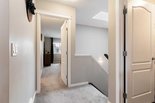 95 Evansborough Common Nw, Calgary, AB - Indoor Photo Showing Other Room