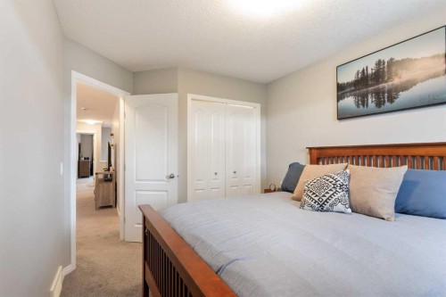 95 Evansborough Common Nw, Calgary, AB - Indoor Photo Showing Bedroom