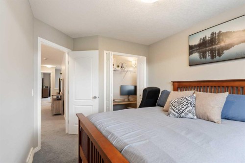 95 Evansborough Common Nw, Calgary, AB - Indoor Photo Showing Bedroom