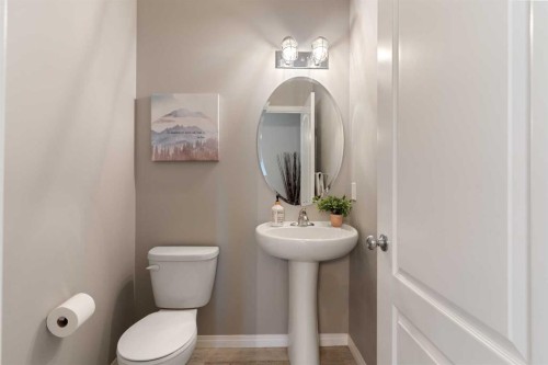 95 Evansborough Common Nw, Calgary, AB - Indoor Photo Showing Bathroom