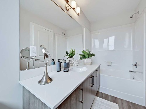 16-3 Lakewood Circle, Strathmore, AB - Indoor Photo Showing Bathroom