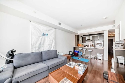 507-10 Shawnee Hill Sw, Calgary, AB - Indoor Photo Showing Living Room