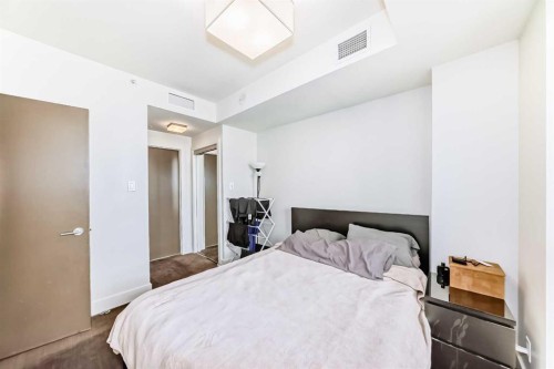 507-10 Shawnee Hill Sw, Calgary, AB - Indoor Photo Showing Bedroom