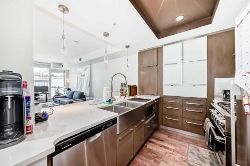 507-10 Shawnee Hill Sw, Calgary, AB - Indoor Photo Showing Kitchen With Stainless Steel Kitchen With Upgraded Kitchen