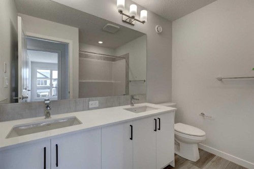 232 Creekstone Circle Sw, Calgary, AB - Indoor Photo Showing Bathroom