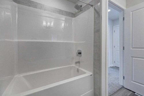 232 Creekstone Circle Sw, Calgary, AB - Indoor Photo Showing Bathroom