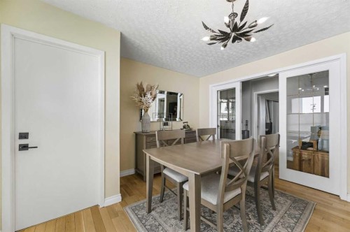 2326 19 Street Sw, Calgary, AB - Indoor Photo Showing Dining Room