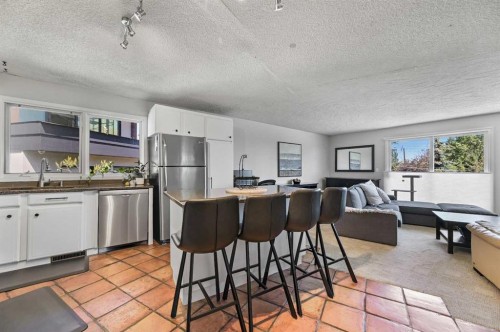 2326 19 Street Sw, Calgary, AB - Indoor Photo Showing Kitchen