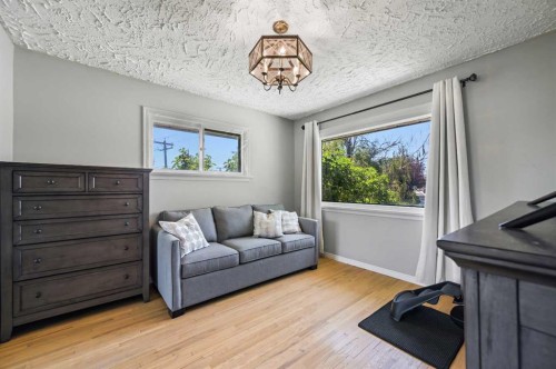 2326 19 Street Sw, Calgary, AB - Indoor