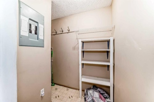 312-21 Dover Point Se, Calgary, AB - Indoor