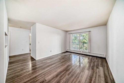 312-21 Dover Point Se, Calgary, AB - Indoor Photo Showing Other Room