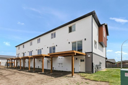 10 Park Lane, Didsbury, AB - Outdoor With Exterior