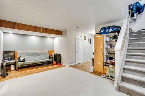 19 Taravista Gardens Ne, Calgary, AB - Indoor Photo Showing Other Room