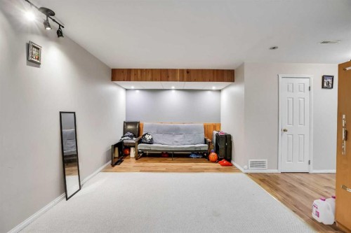 19 Taravista Gardens Ne, Calgary, AB - Indoor