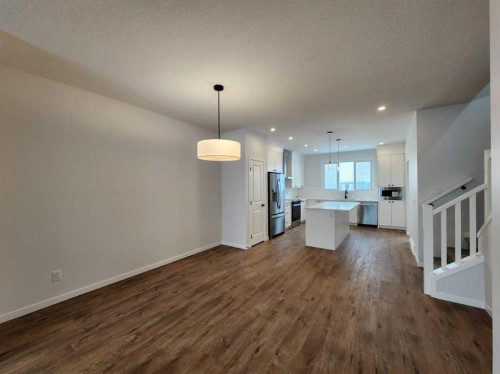 575 Lucas Boulevard Nw, Calgary, AB - Indoor Photo Showing Other Room