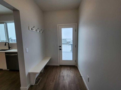 575 Lucas Boulevard Nw, Calgary, AB - Indoor Photo Showing Other Room