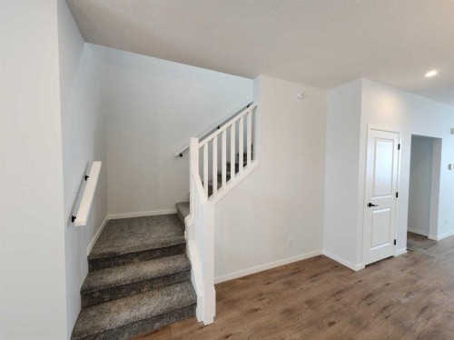 575 Lucas Boulevard Nw, Calgary, AB - Indoor Photo Showing Other Room