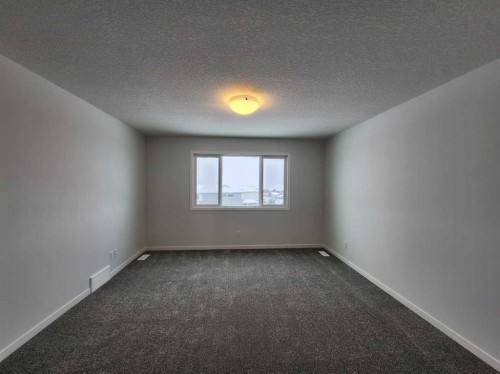 575 Lucas Boulevard Nw, Calgary, AB - Indoor Photo Showing Other Room