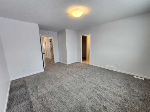575 Lucas Boulevard Nw, Calgary, AB - Indoor Photo Showing Other Room