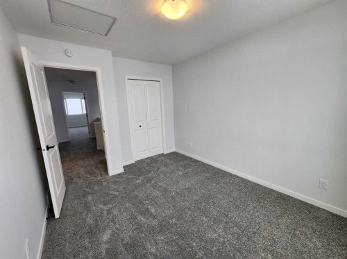 575 Lucas Boulevard Nw, Calgary, AB - Indoor Photo Showing Other Room