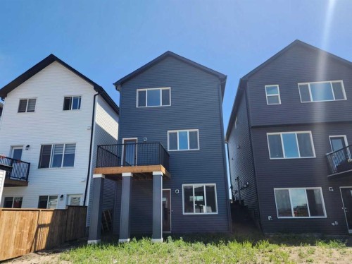 575 Lucas Boulevard Nw, Calgary, AB - Outdoor