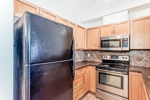 5311-70 Panamount Drive Nw, Calgary, AB - Indoor Photo Showing Kitchen
