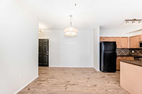 5311-70 Panamount Drive Nw, Calgary, AB - Indoor Photo Showing Kitchen