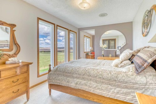 185038 Range Road 241, Milo, AB - Indoor Photo Showing Bedroom