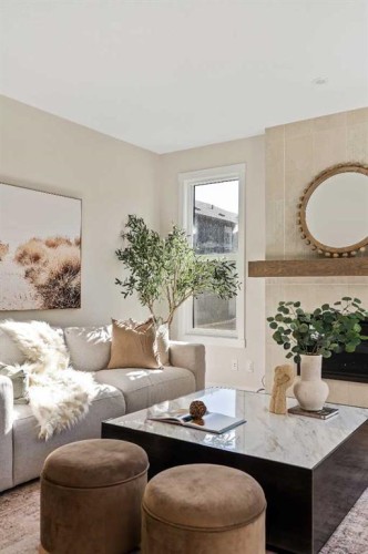 155 Chinook Winds Manor Sw, Airdrie, AB - Indoor Photo Showing Living Room