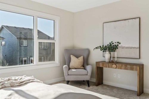 155 Chinook Winds Manor Sw, Airdrie, AB - Indoor Photo Showing Bedroom