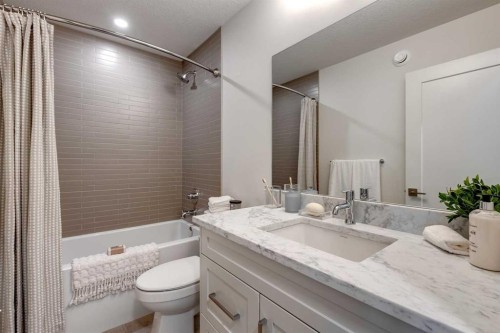 483 Rivercrest View, Cochrane, AB - Indoor Photo Showing Bathroom