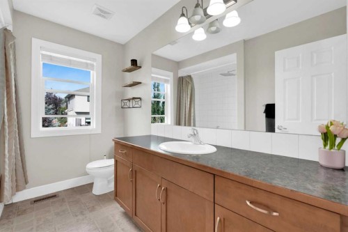 2020 Windsong Drive Sw, Airdrie, AB - Indoor Photo Showing Bathroom