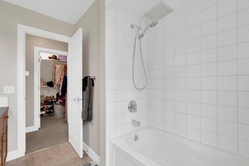2020 Windsong Drive Sw, Airdrie, AB - Indoor Photo Showing Bathroom