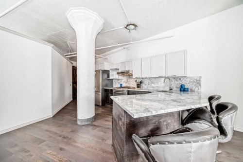 402-240 11 Avenue Sw, Calgary, AB - Indoor Photo Showing Other Room